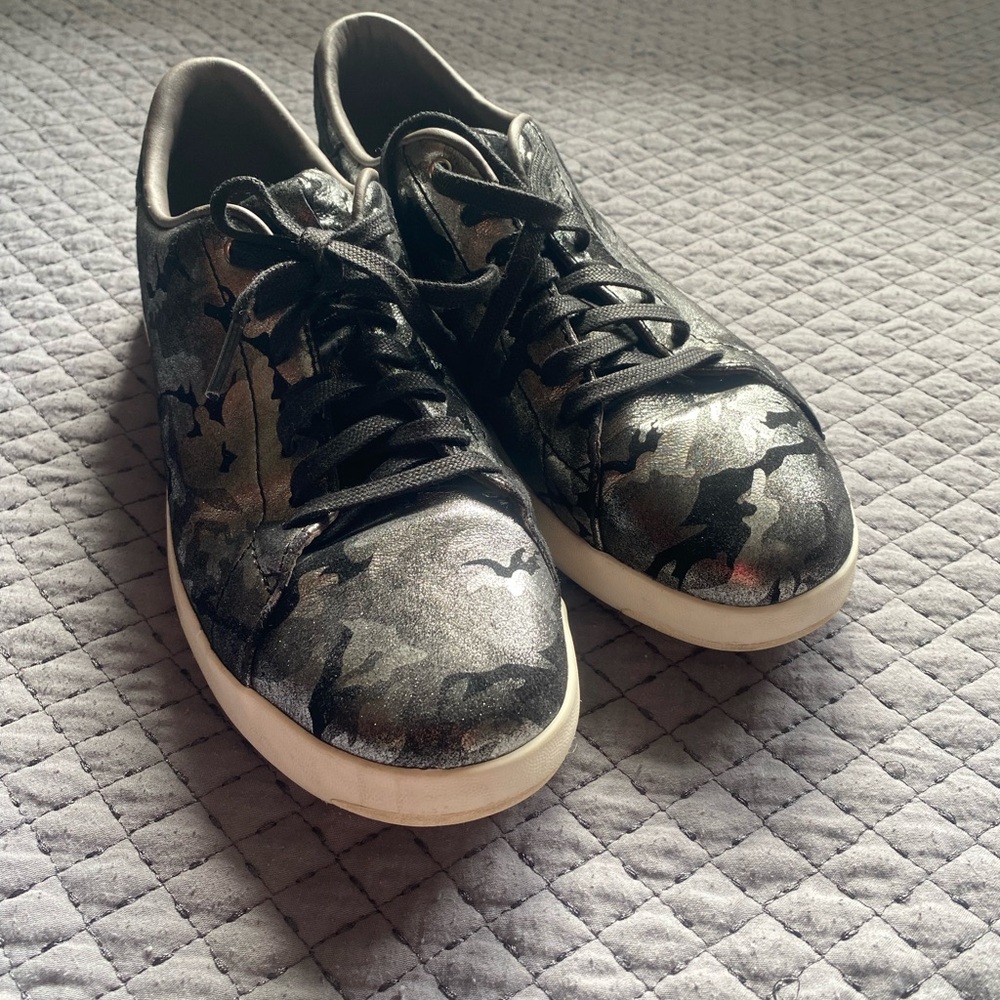 Cole Haan Grandpro camouflage sneaker, size 8.5.